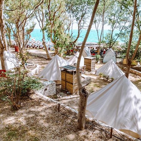 Burano Camping Beach-Bar Nea Thesi Eksteriør billede